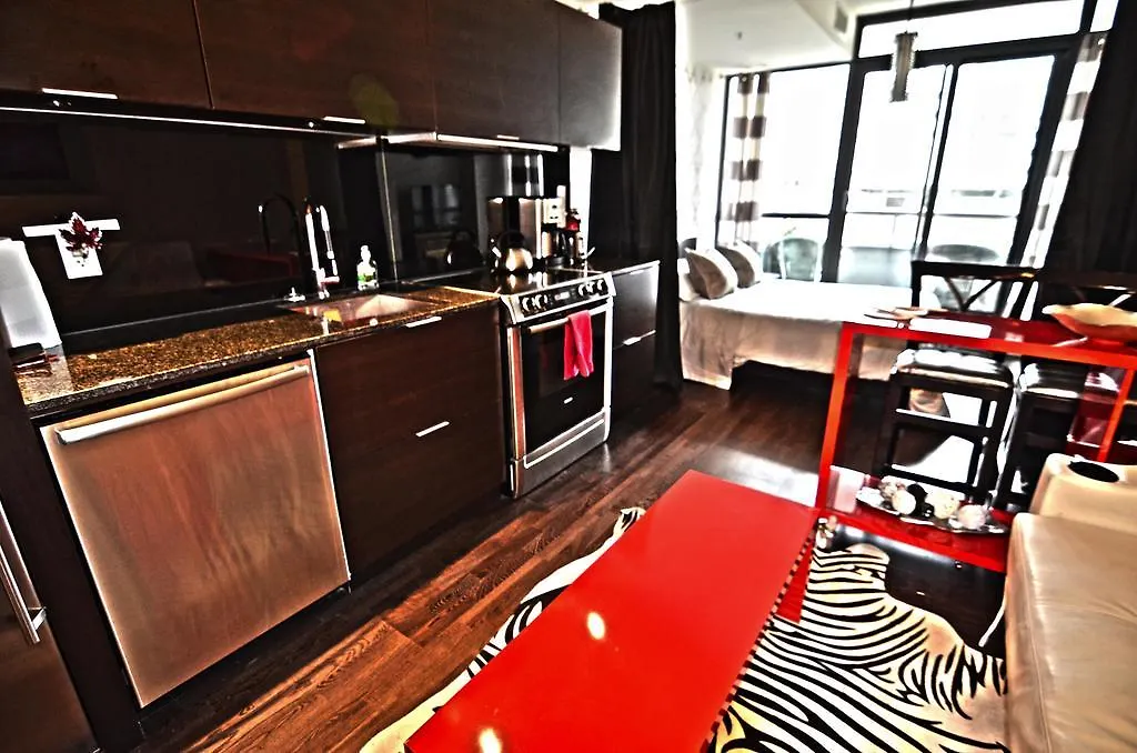Toronto Escape - Entertainment District- 8 Charlotte Street Apartment 0*,  Canada