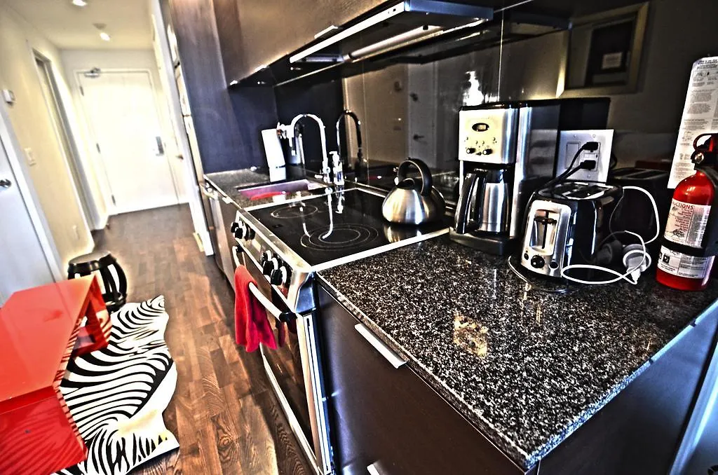 Toronto Escape - Entertainment District- 8 Charlotte Street Apartment
