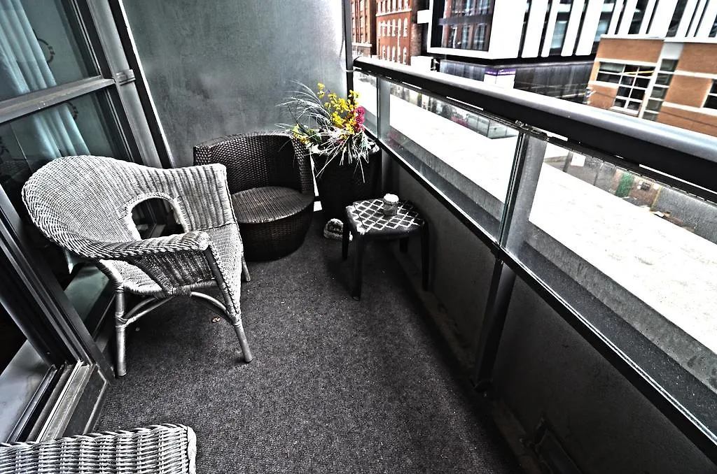 Toronto Escape - Entertainment District- 8 Charlotte Street Apartment 0*,  Canada