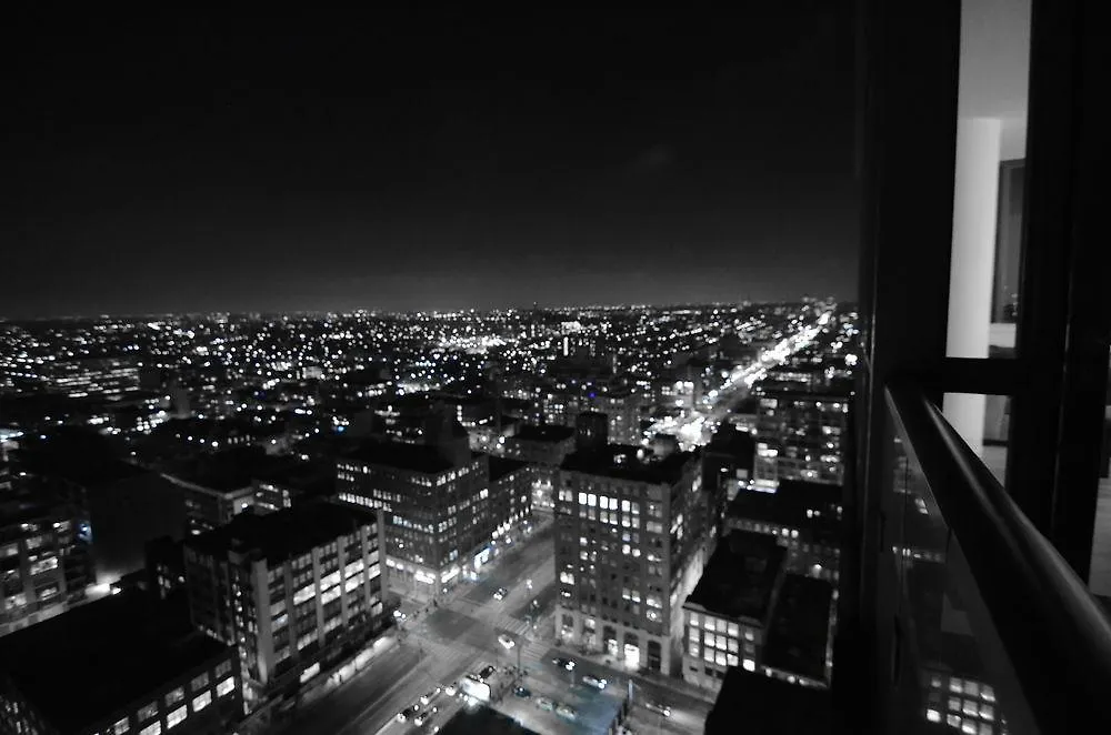 Toronto Escape - Entertainment District- 8 Charlotte Street Apartment
