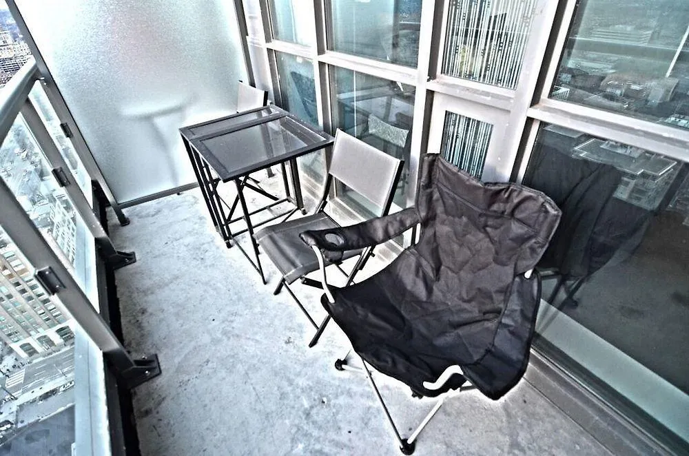 Toronto Escape - Entertainment District- 8 Charlotte Street Apartment