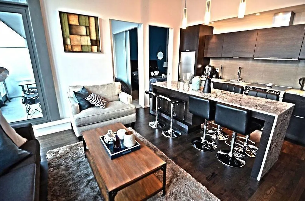 Toronto Escape - Entertainment District- 8 Charlotte Street Apartment