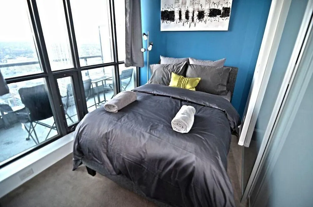 Toronto Escape - Entertainment District- 8 Charlotte Street Apartment
