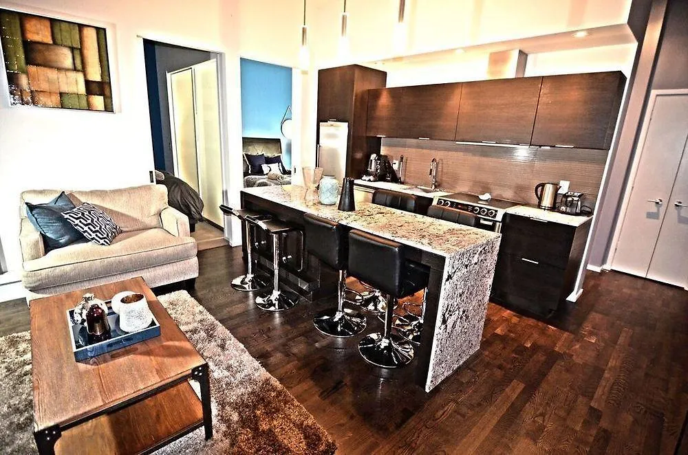 Toronto Escape - Entertainment District- 8 Charlotte Street Apartment
