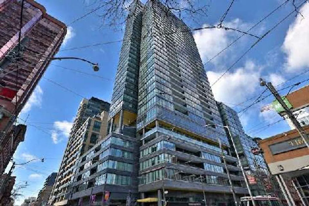 Toronto Escape - Entertainment District- 8 Charlotte Street Apartment