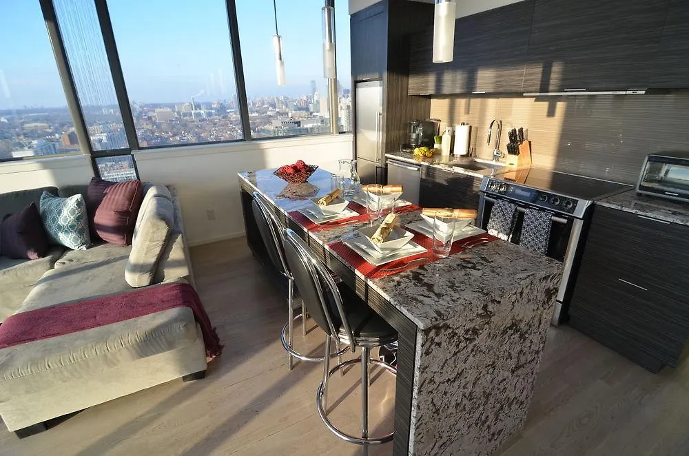 Toronto Escape - Entertainment District- 8 Charlotte Street Apartment