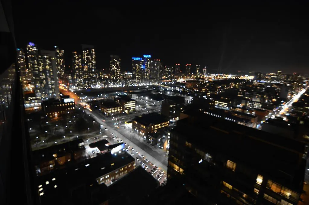 Toronto Escape - Entertainment District- 8 Charlotte Street Apartment