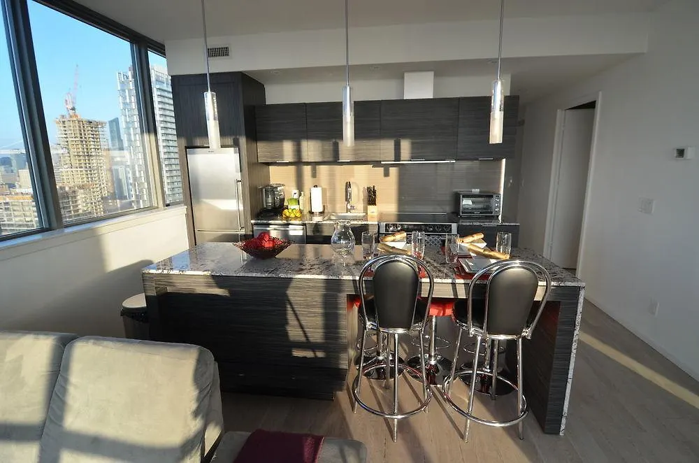 Toronto Escape - Entertainment District- 8 Charlotte Street Apartment